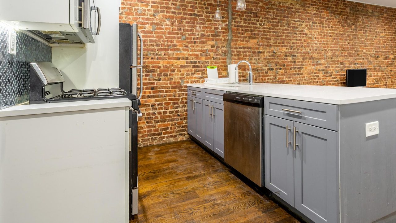 a room in Bushwick photo 7
