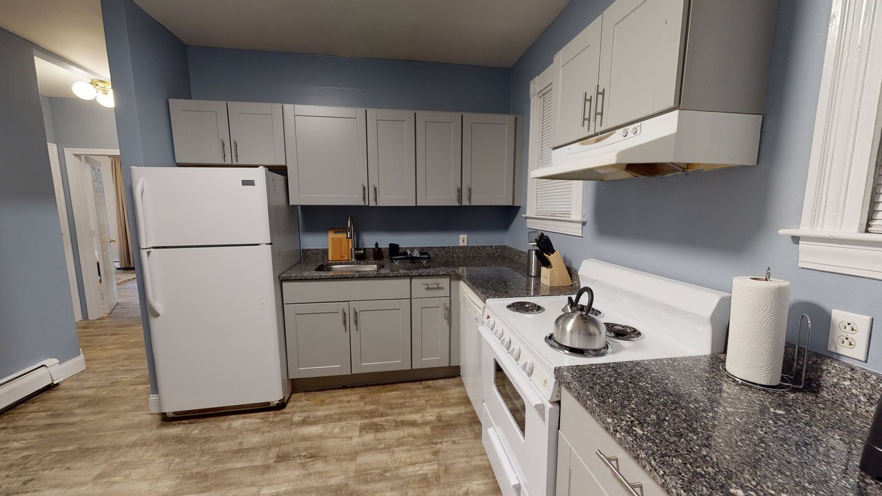 a room in Mission Hill photo 9
