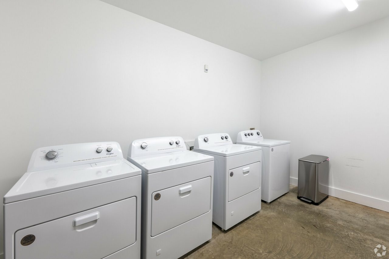 a room in Northwest Washington photo 7