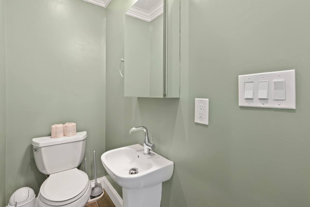 a room in Winter Hill photo 9