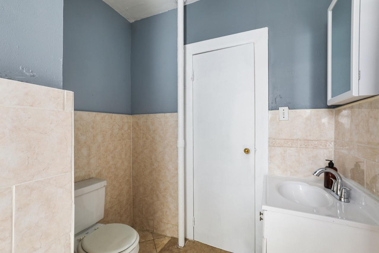 a room in East Harlem photo 8