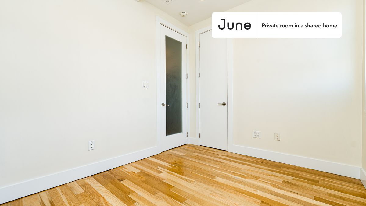 a room in Fort Greene photo 2