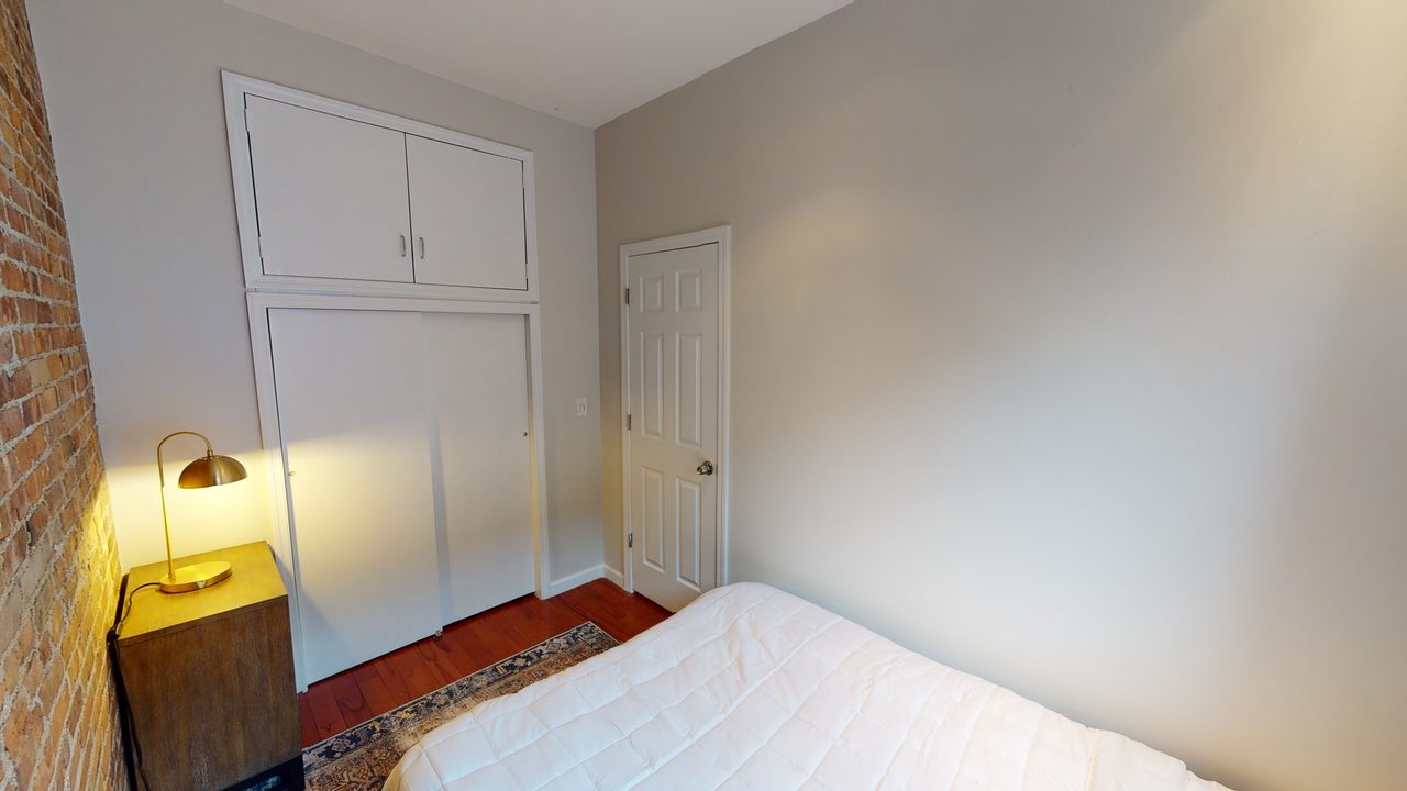 a room in Theater District photo 2