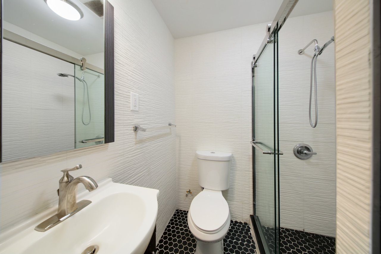 a room in East Village photo 3