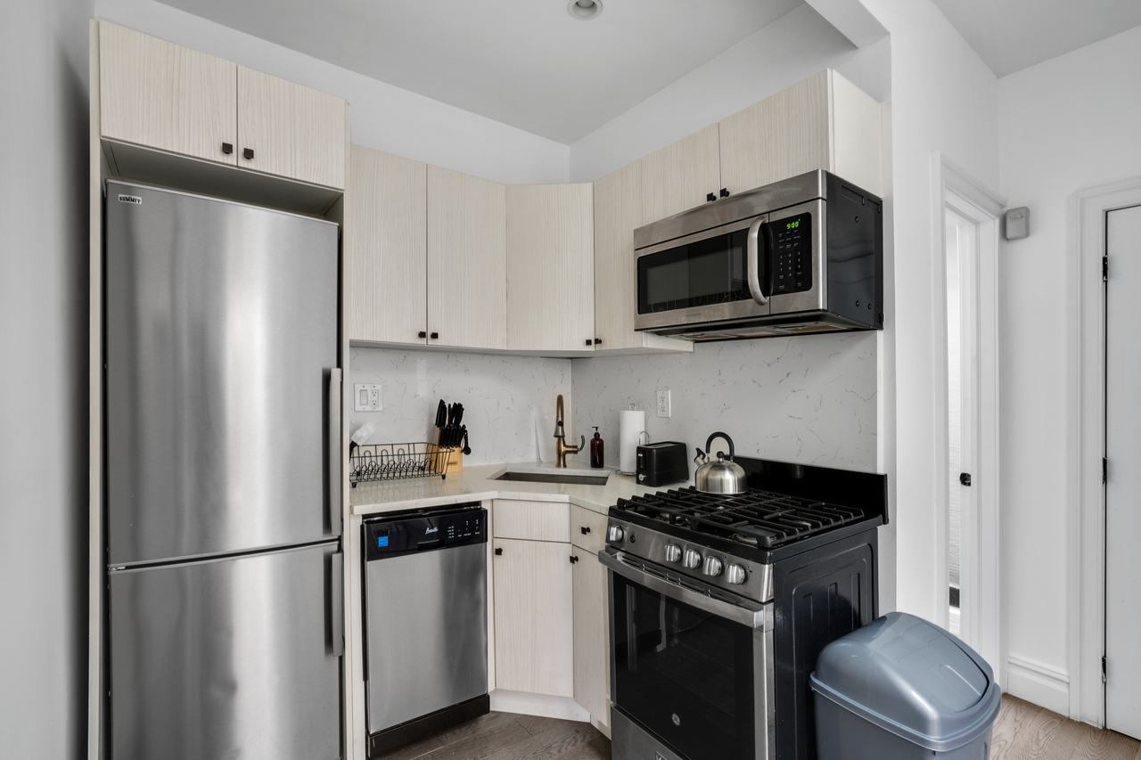 a room in Flatiron District photo 6