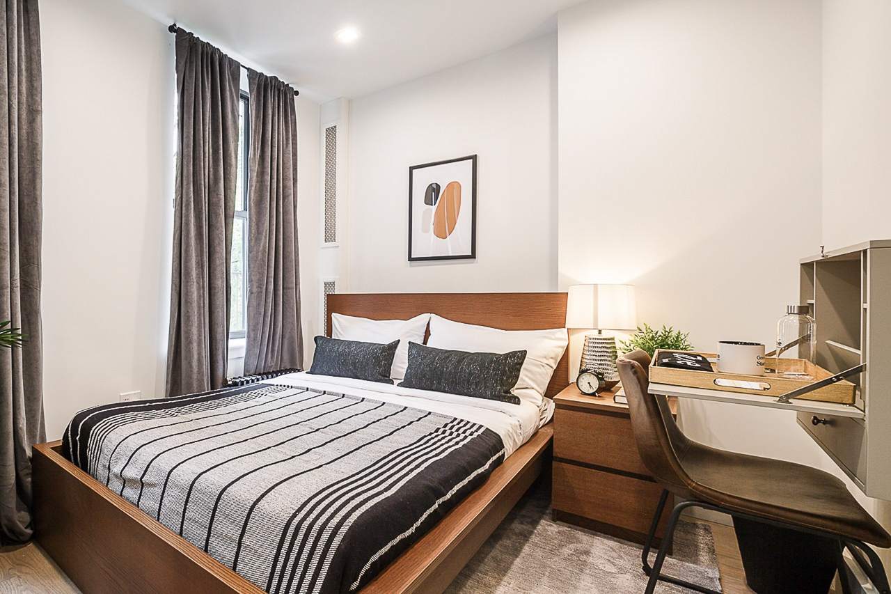 a room in Morningside Heights photo 2