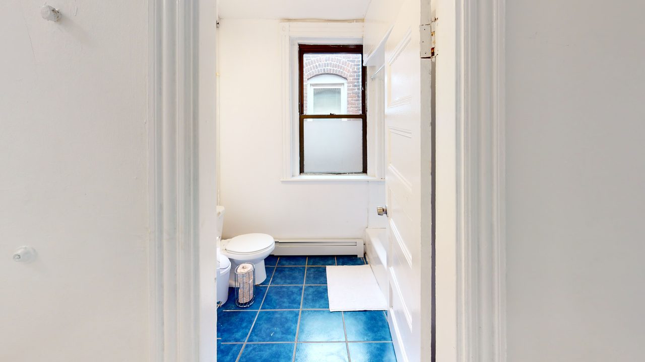 a room in Allston photo 7