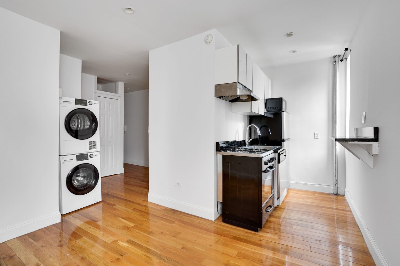 a room in East Village photo 2