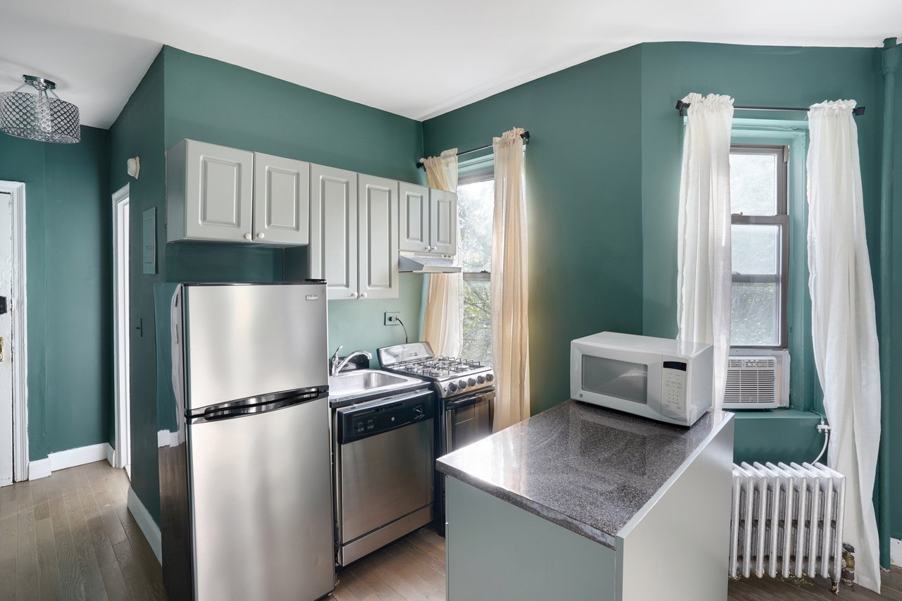 a room in East Village photo 4