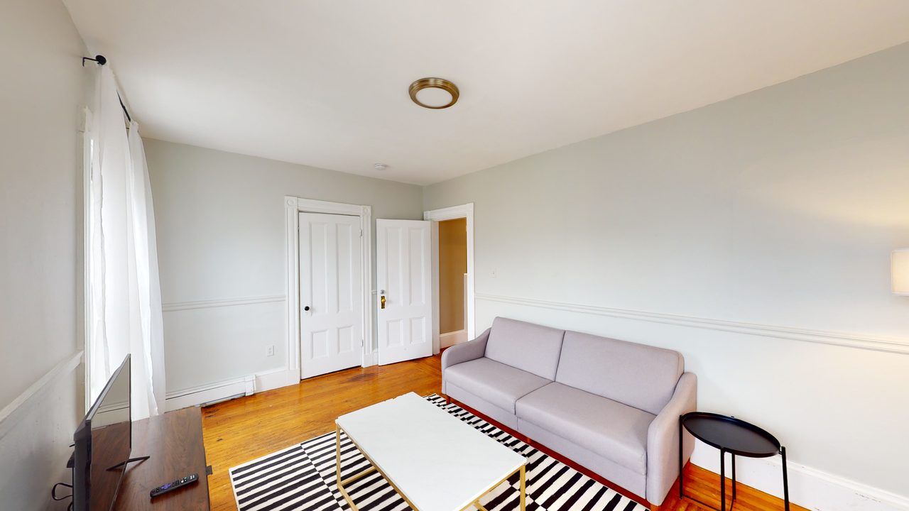 a room in Lower Allston photo 9