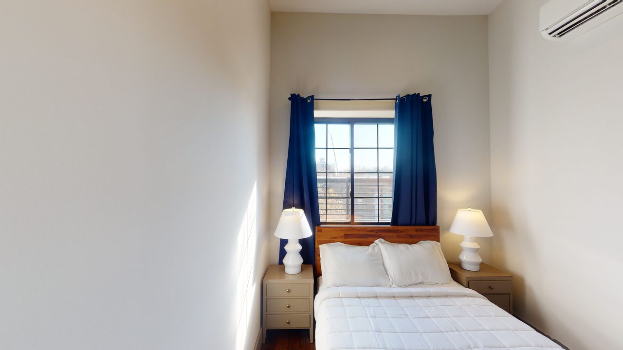 a room in Bedford-Stuyvesant photo 2