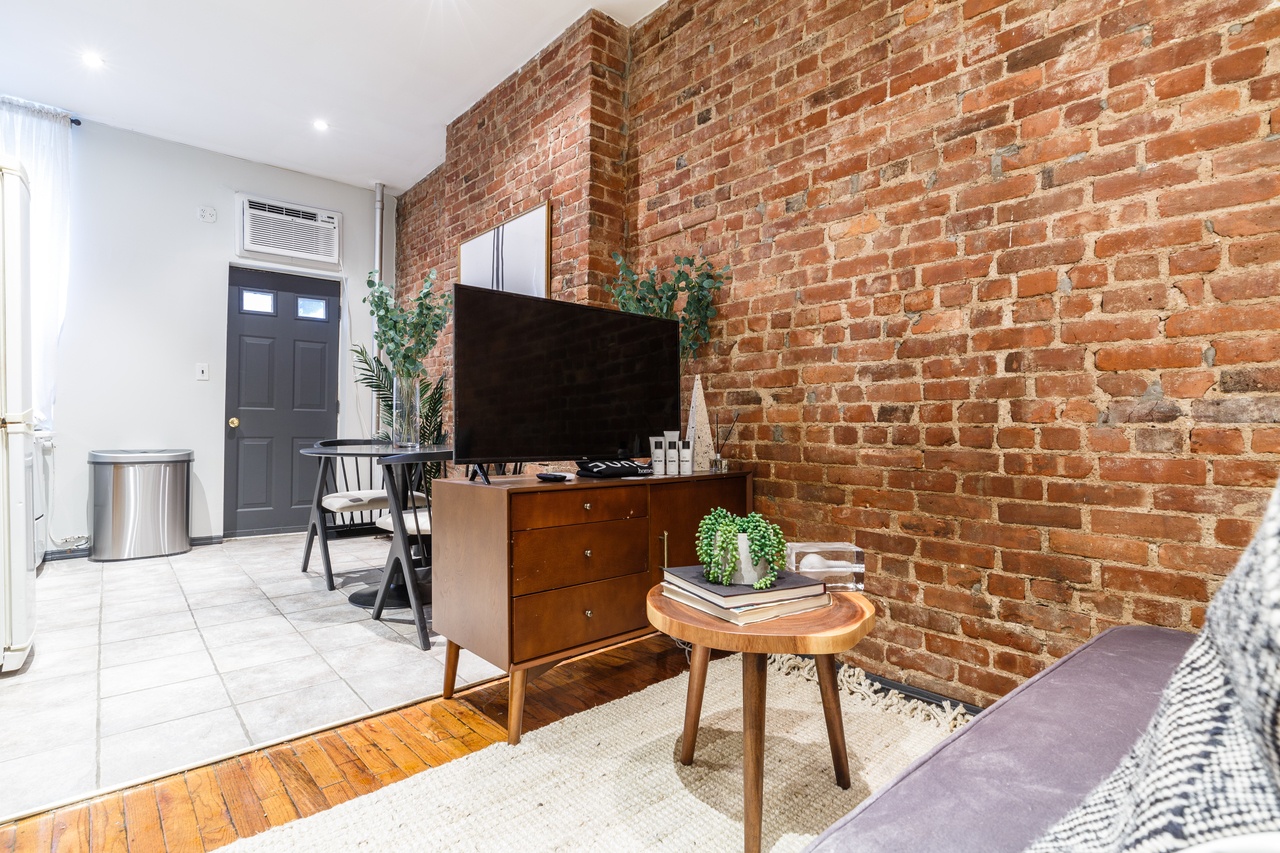 a room in Upper East Side photo 2
