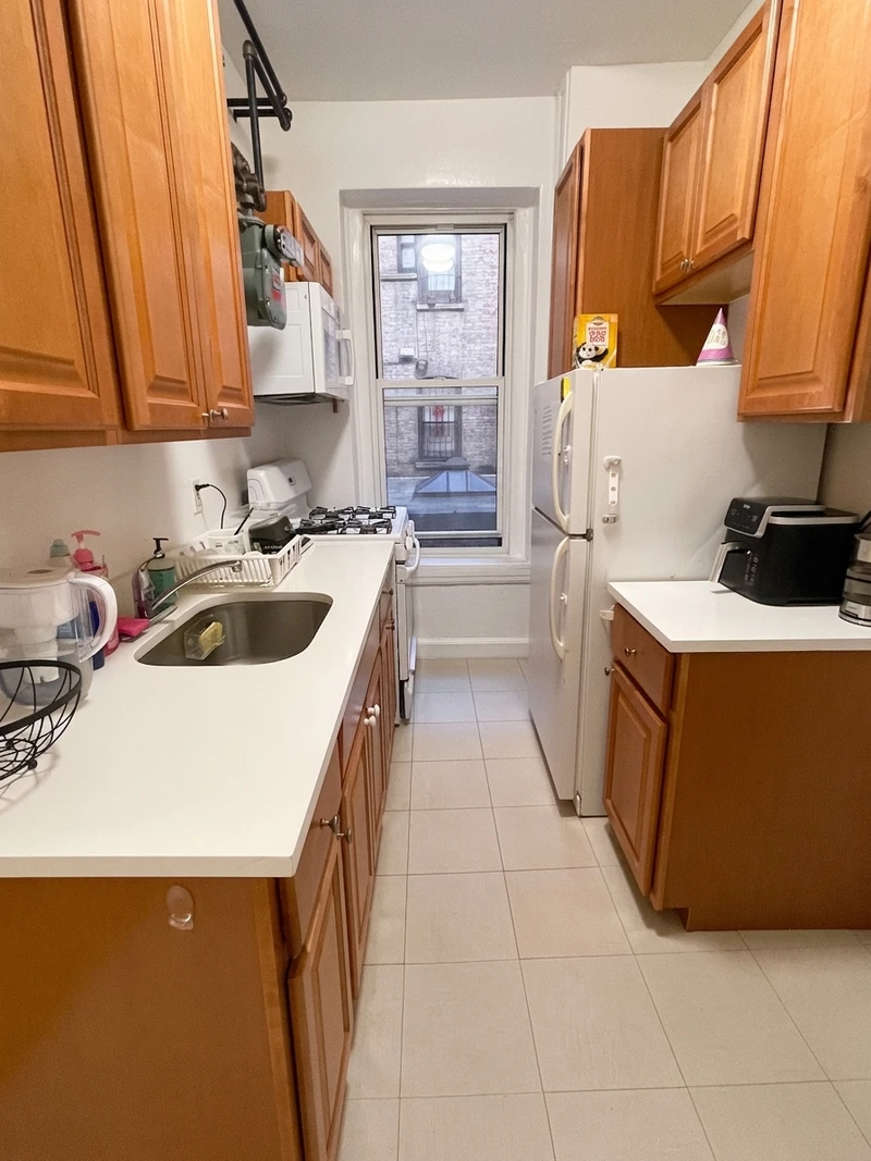 a room in Morningside Heights photo 3