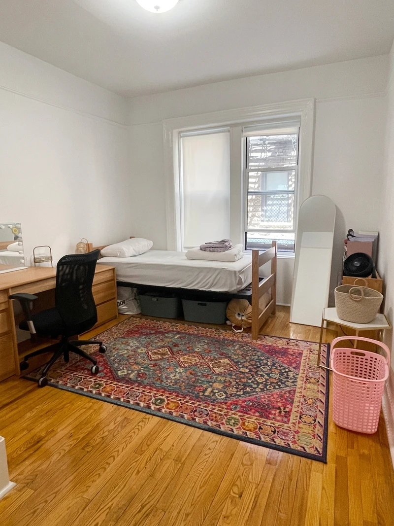 a room in Morningside Heights photo 6