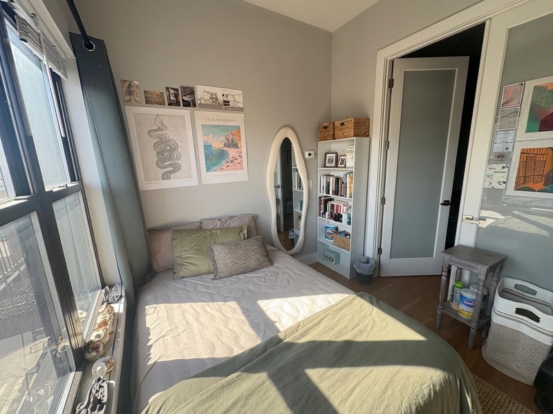 a room in Bedford-Stuyvesant photo 2