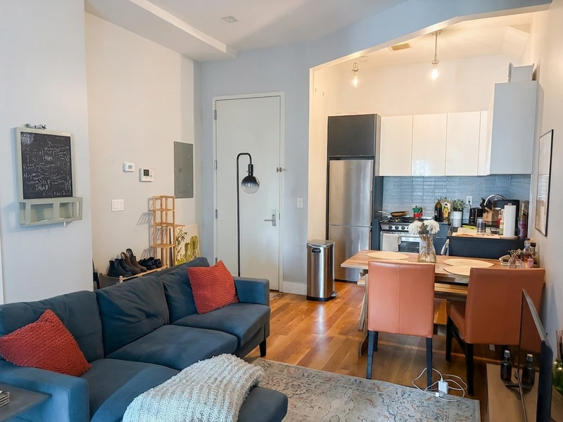 a room in Bedford-Stuyvesant photo 7