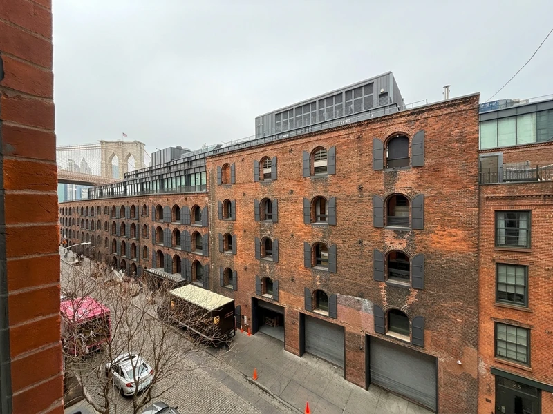 2 bedroom in DUMBO photo 5