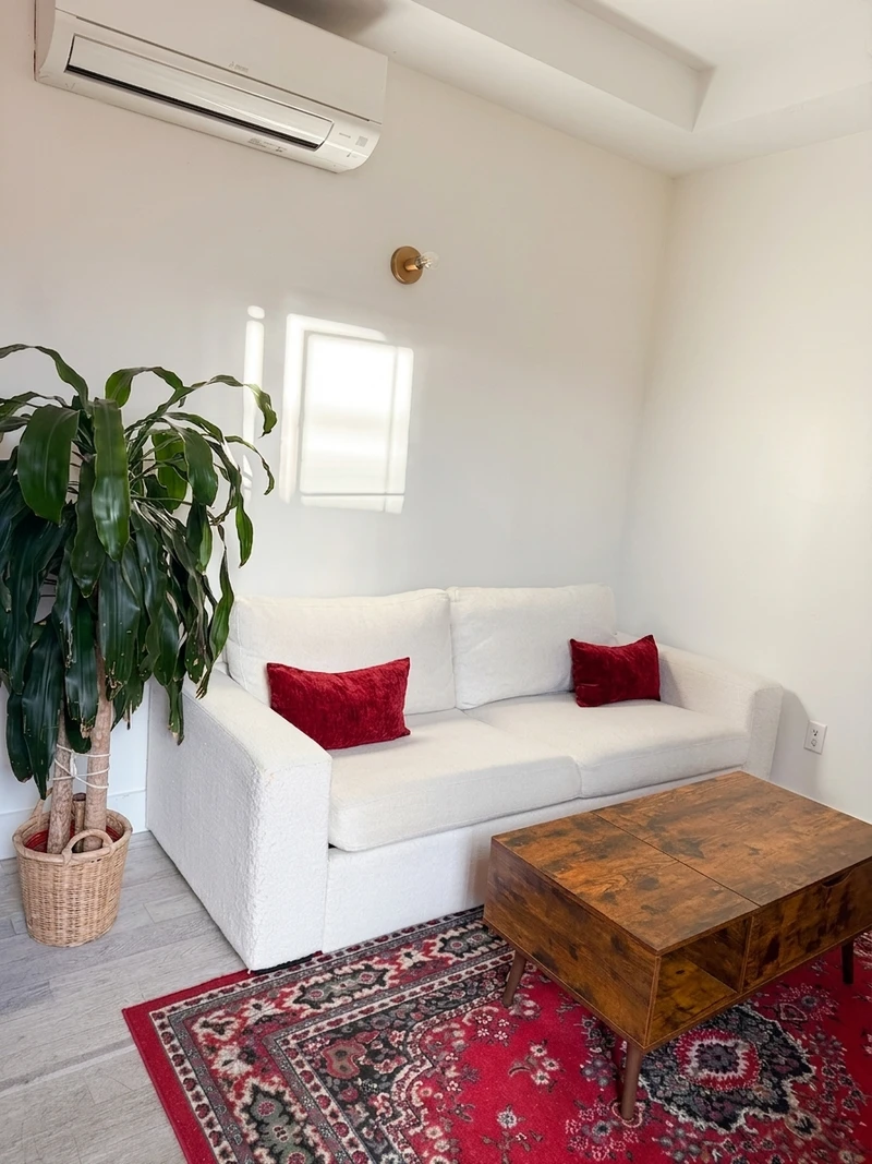 2 bedroom in Flatbush photo 5