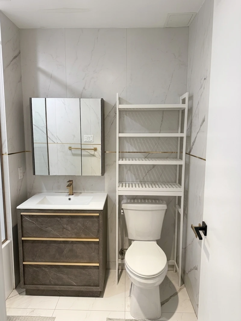 2 bedroom in Flatbush photo 6