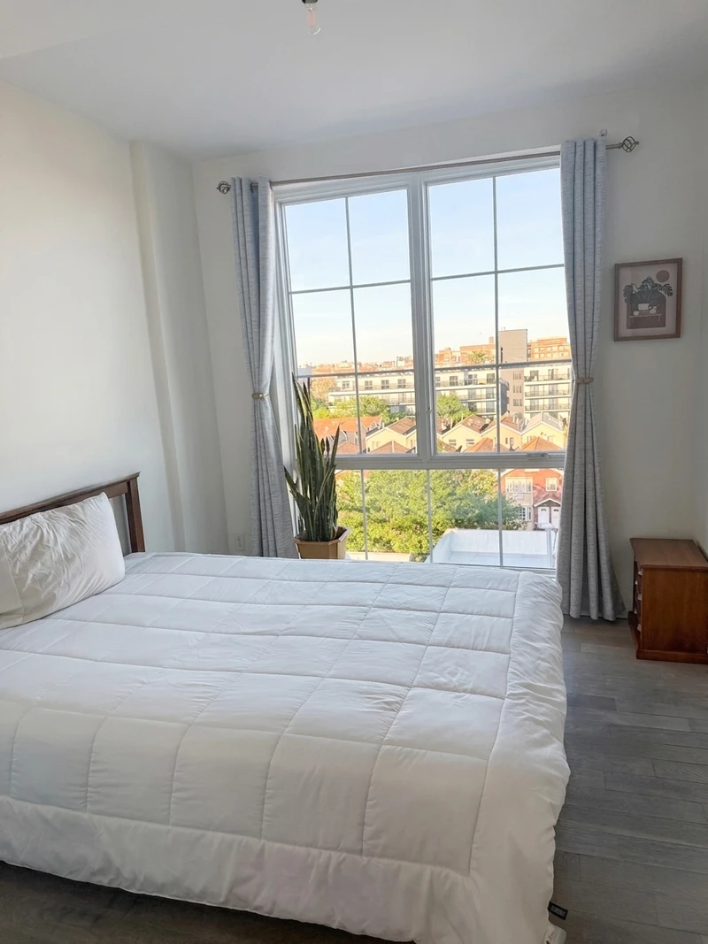 2 bedroom in Flatbush photo 9
