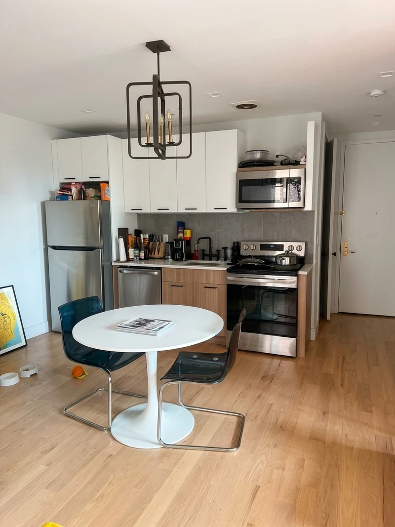 a room in Bedford-Stuyvesant photo 3