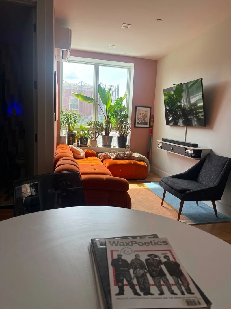 a room in Bedford-Stuyvesant photo 2