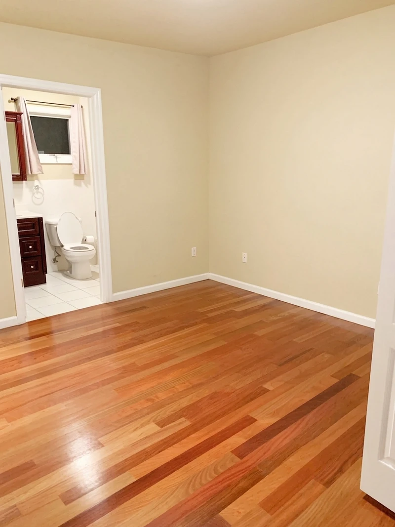 a room in Cliffside Park photo 6