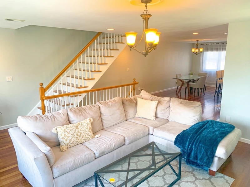 a room in Cliffside Park photo 3