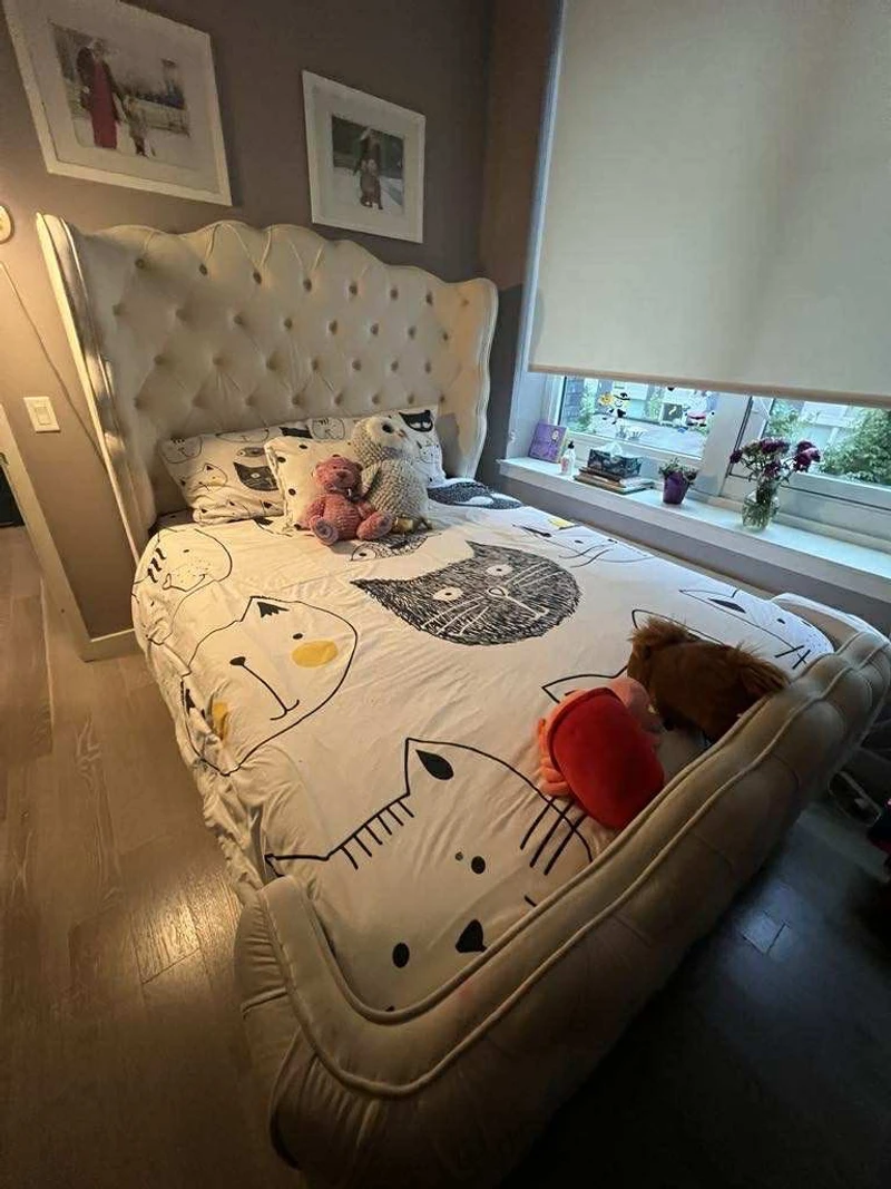 a room in East Village photo 3