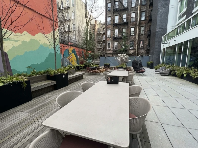 a room in East Village photo 8