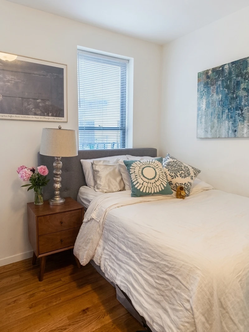 1 bedroom in West Village photo 2