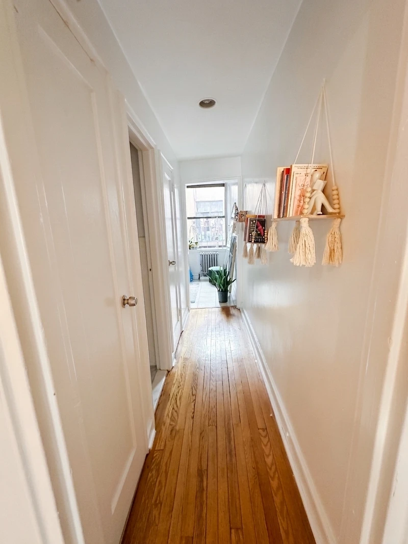 1 bedroom in Theater District photo 4