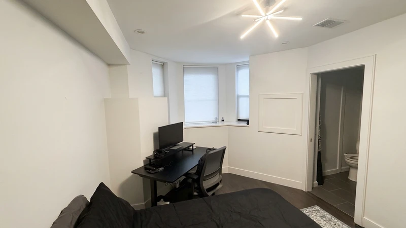 private room in Roxbury photo 5