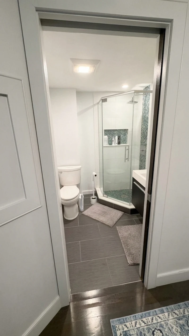 private room in Roxbury photo 3