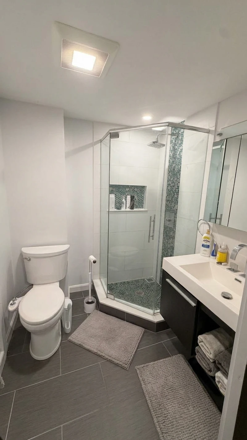 private room in Roxbury photo 4