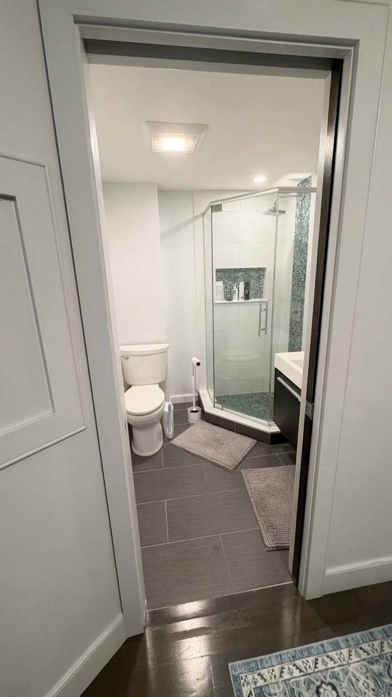 private room in Roxbury photo 3
