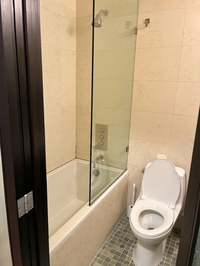 a room in Tudor City photo 5