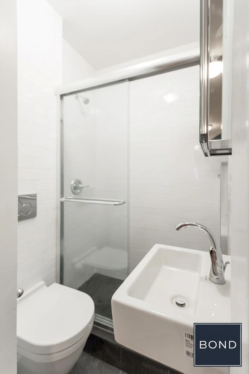 2 bedroom in Hell's Kitchen photo 5