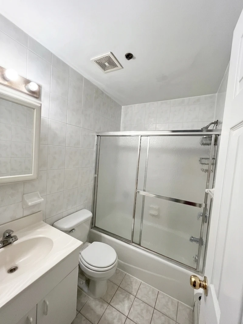 private room in East Williamsburg photo 3