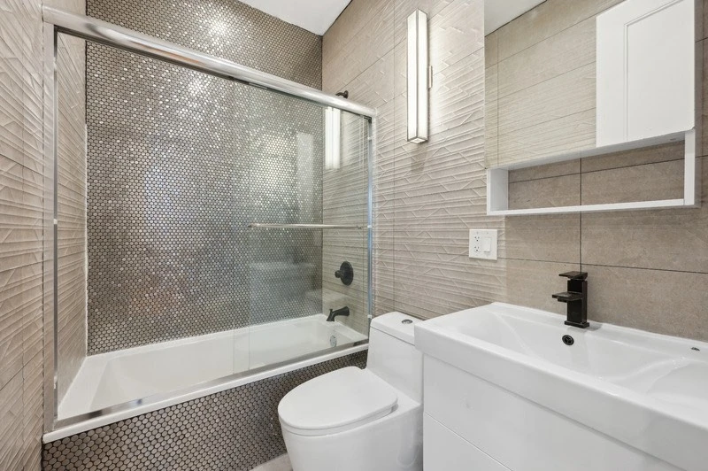 private room in Ridgewood photo 6
