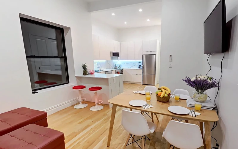 private room in Bedford-Stuyvesant photo 10