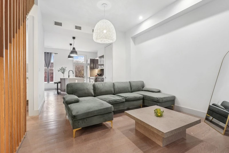 private room in Bedford-Stuyvesant photo 2