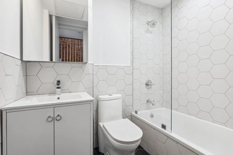 private room in Bedford-Stuyvesant photo 7