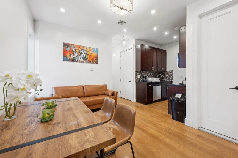 private room in Ridgewood photo 5