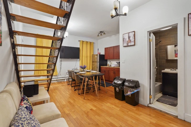 private room in Bedford-Stuyvesant photo 5