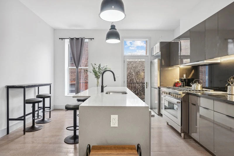private room in Bedford-Stuyvesant photo 3
