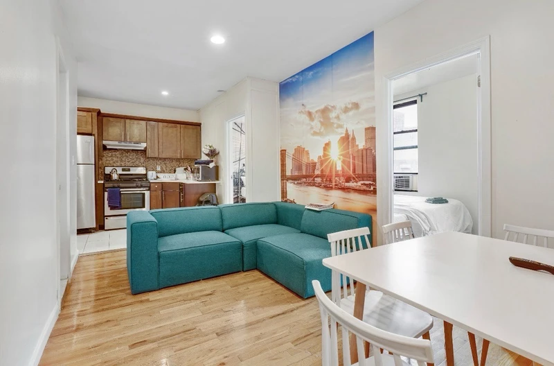 a room in Morningside Heights photo 6