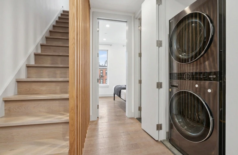 a room in Bedford-Stuyvesant photo 5
