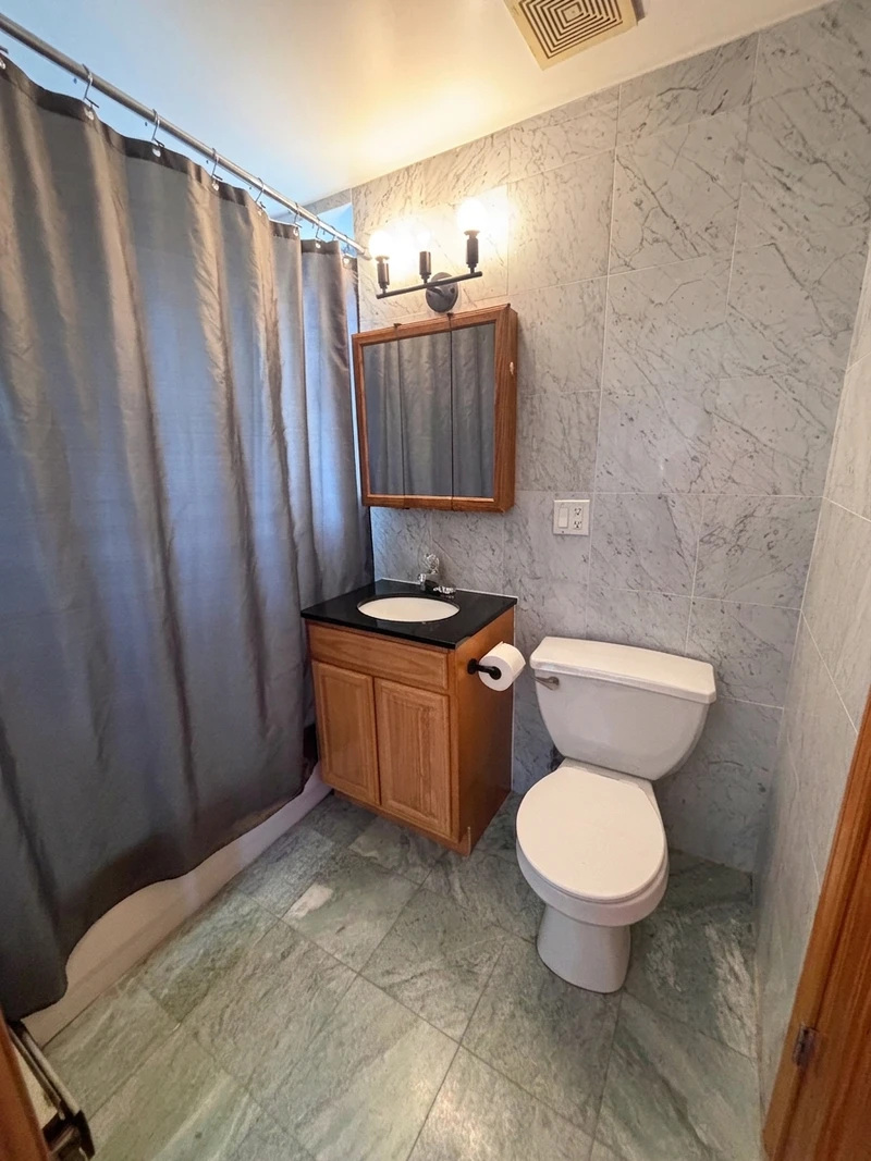 2 bedroom in Bedford-Stuyvesant photo 6