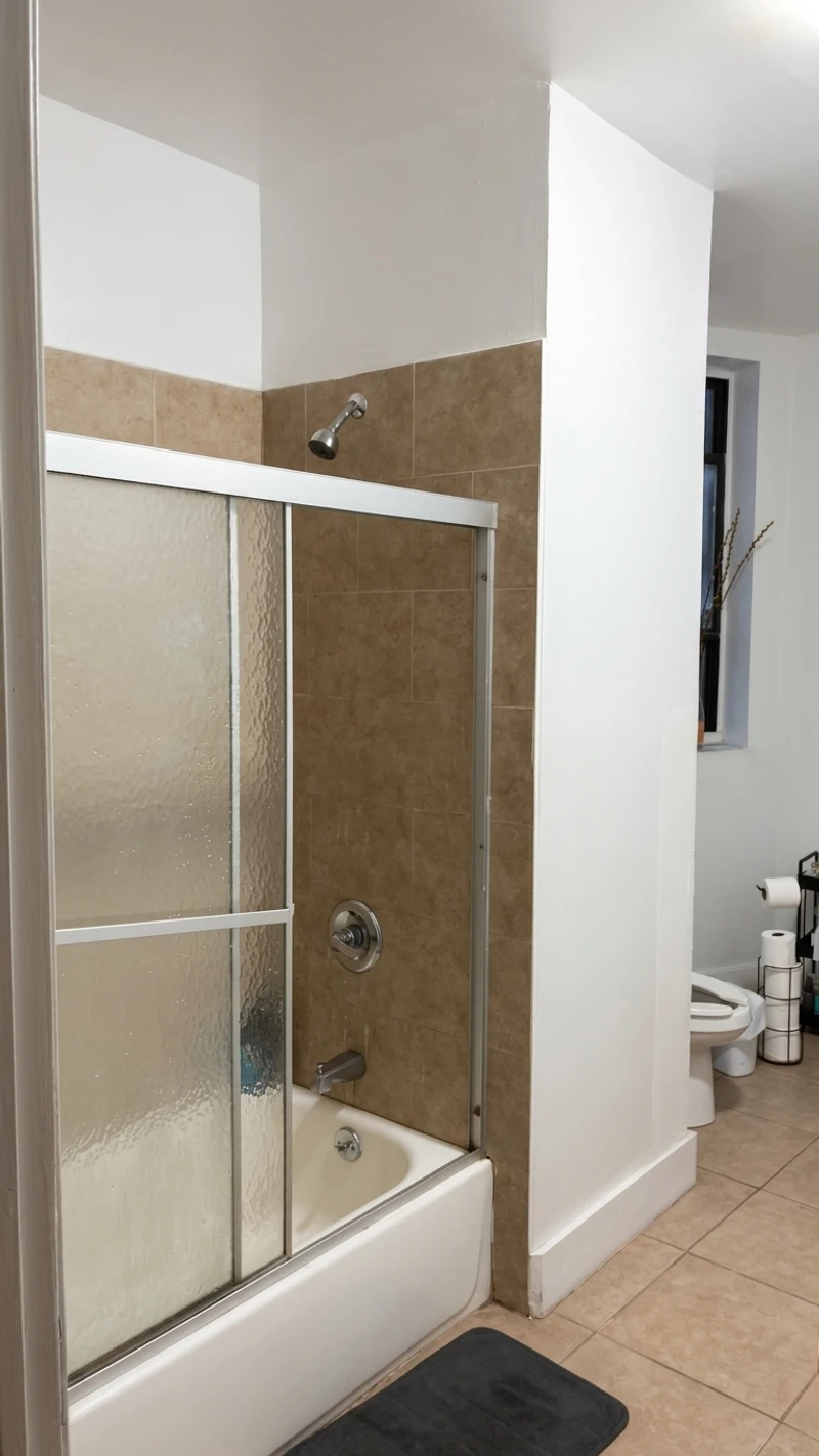 a room in Hamilton Heights photo 5